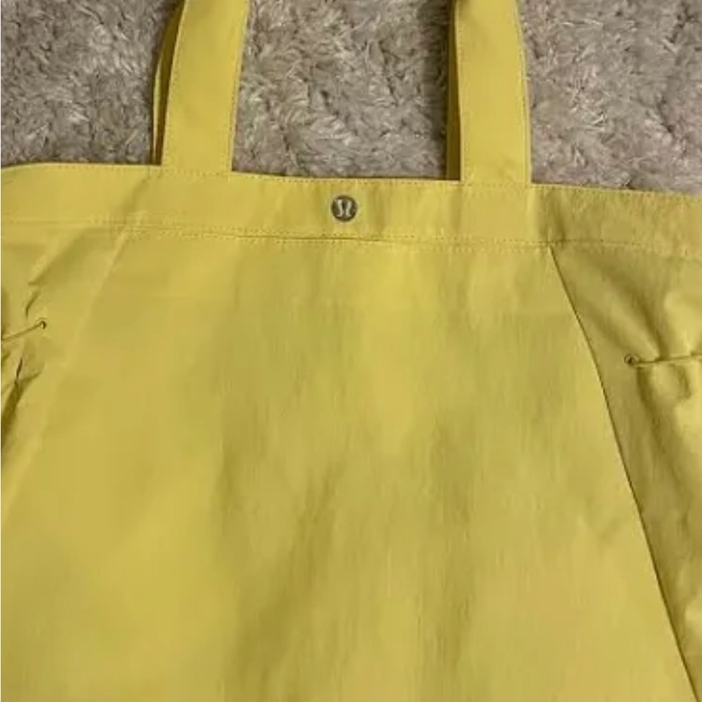 lululemon cinch tote bag